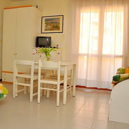 Lovely With Balcony - Beahost Appartement