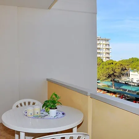 Lovely With Balcony - Beahost * ביביונה