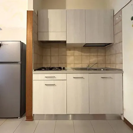 Lovely With Balcony - Beahost דירה ביביונה