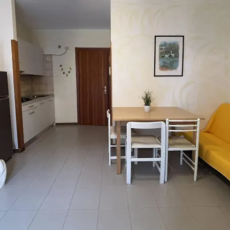 Lovely With Balcony - Beahost Appartement *