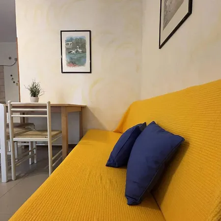 Lovely With Balcony - Beahost
