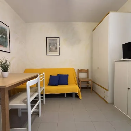 Lovely With Balcony - Beahost Appartement