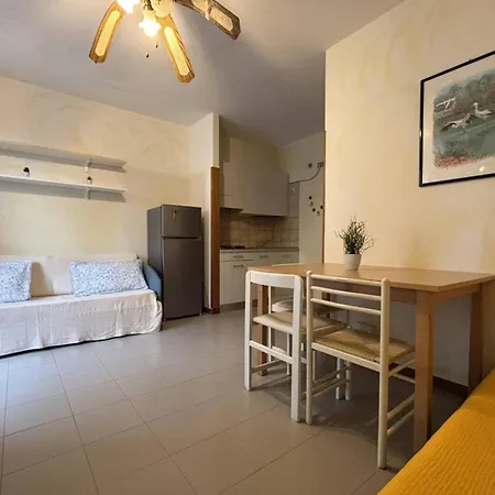 Lovely With Balcony - Beahost דירה ביביונה
