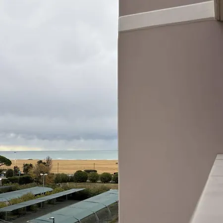 Lovely With Balcony - Beahost