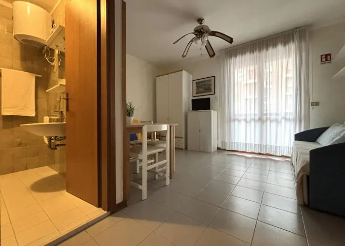 Lovely With Balcony - Beahost Appartement