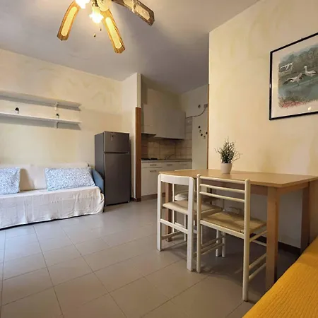 Lovely With Balcony - Beahost Apartman