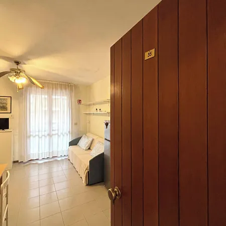 Apartman Lovely With Balcony - Beahost *